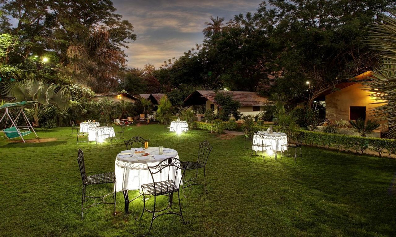 Hill 'N' You - A Boutique Garden Resort Ābu Exteriör bild